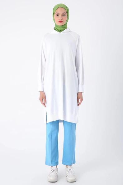 Beyaz-Pamuklu Kapüşonlu Reglan Kollu Yırtmaçlı Likralı Tunik - Resim 2