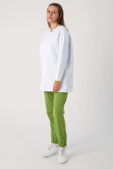 Beyaz-Oversize Neon Detaylı Arkası Baskılı Şardonlu Sweatshirt - 3