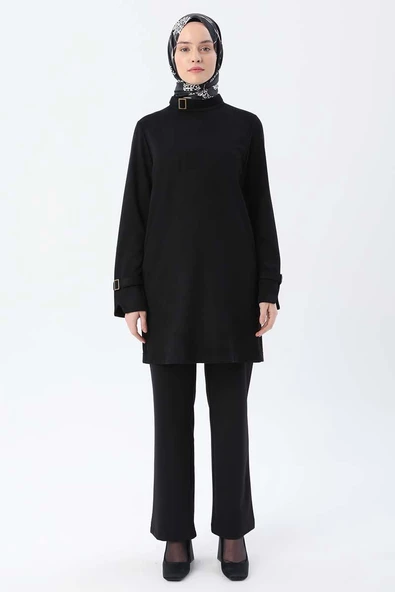 Siyah-Yaka Ve Kolları Toka Detaylı Tunik - Resim 2