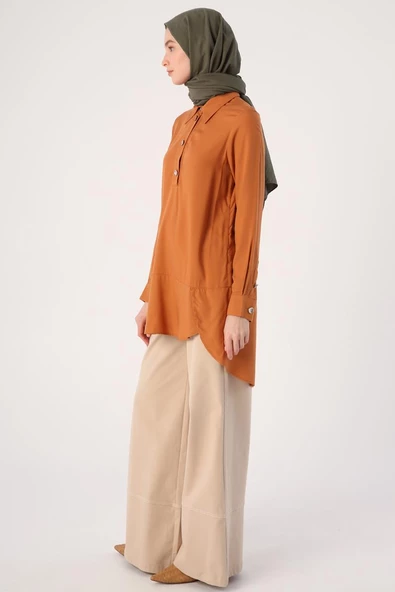 Tarçın-Gömlek Yaka Yarım Patlı Yırtmaçlı Arkası Uzun Tunik - Resim 3