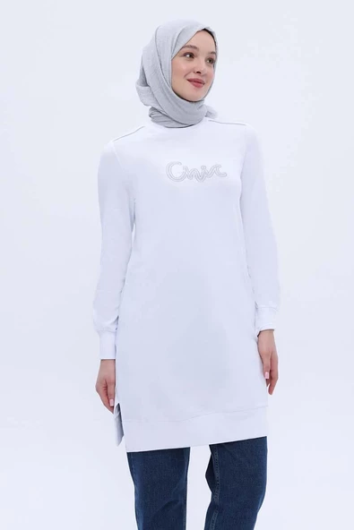 Beyaz-Pamuklu Yandan Yırtmaçlı Nakışlı Likralı Tunik ürün görseli