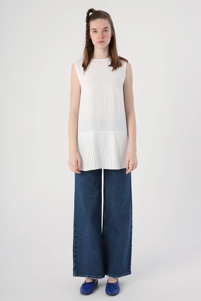 Beyaz-Kolsuz Bisiklet Yaka Eteği Pileli Bluz - Resim 2