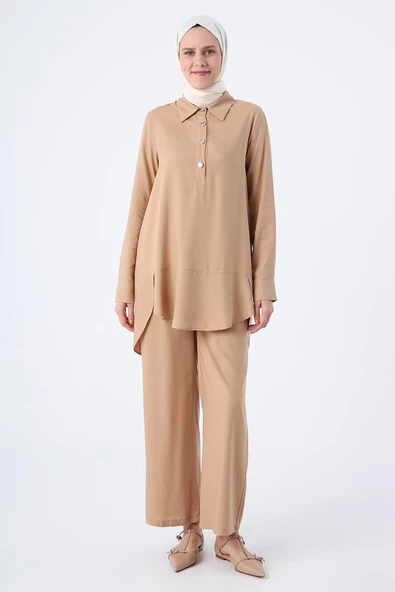 Koyu Bej-Gömlek Yaka Yarım Patlı Yırtmaçlı Arkası Uzun Tunik - Resim 2