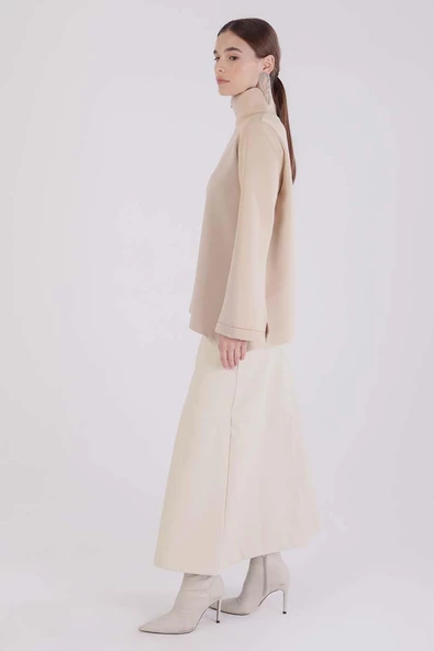 Bej-Dik Yaka Kolu Yırtmaçlı Likralı Scuba Bluz - Resim 3