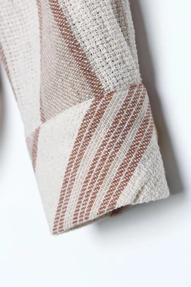 Sütlü Kahve-Pamuklu Çizgili Cepli Yanları Yırtmaçlı Gömlek - Resim 6