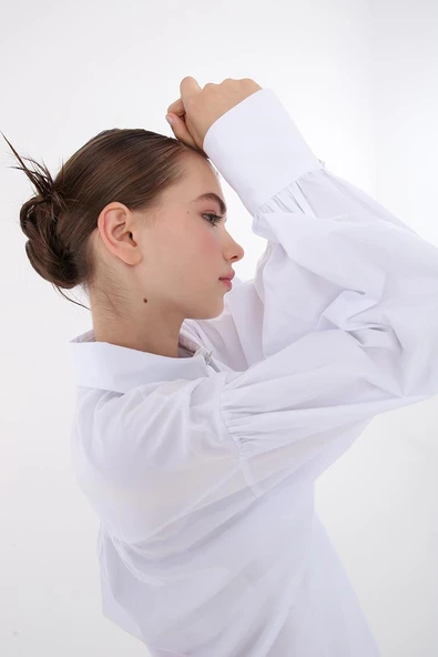 Beyaz-Oversize Sivri Yaka Büzgülü Balon Kol Gömlek - Resim 6