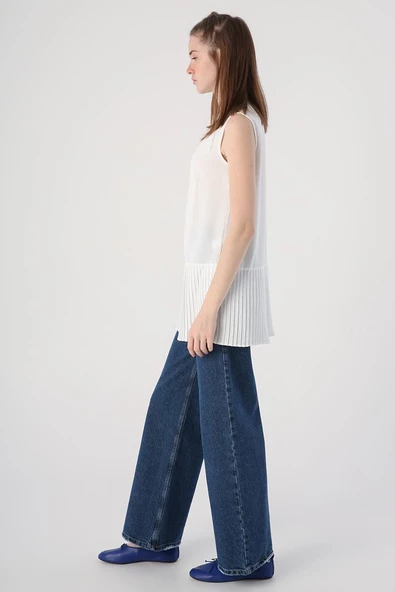 Beyaz-Kolsuz Bisiklet Yaka Eteği Pileli Bluz - Resim 3