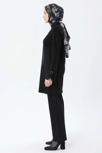 Siyah-Yaka Ve Kolları Toka Detaylı Tunik - Resim 3