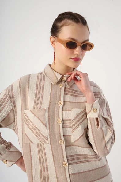 Sütlü Kahve-Pamuklu Çizgili Cepli Yanları Yırtmaçlı Gömlek - Resim 5