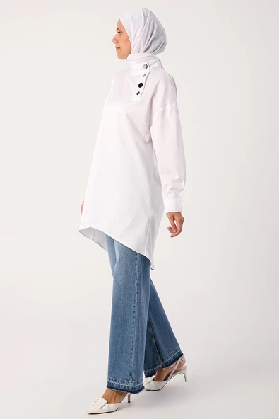 Beyaz-Şık Düğme Detaylı Tunik ürün görseli