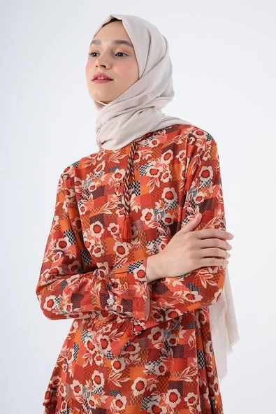 Kiremit-Bej-Yakası Kolları Ve Eteği Fırfırlı Desenli Viskon Tunik - Resim 5