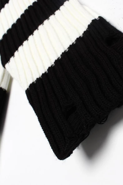 Siyah-Ekru-Yırtık Detaylı Triko Kazak - 8