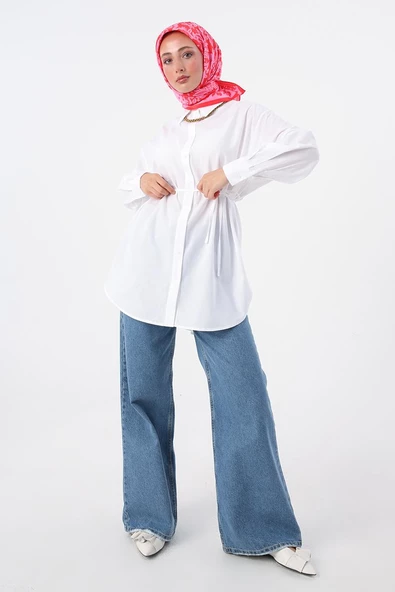 Beyaz-Oversize Arkası Pilikaşeli Kuşaklı Gömlek