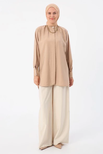 Sütlü Kahve-Dik Yaka Büzgülü Kol Düğmesi Detaylı Gömlek - Resim 2