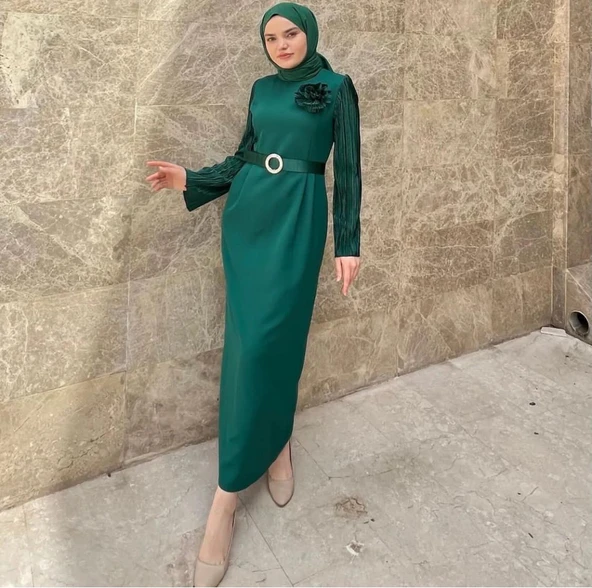 24Y9521 ELBİSE KOLLARI PİLİSELİ KEMER DETAY