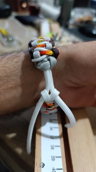 - SELANOGLUDESİGN - Mükemmel tasarımlı çift renk ile desteklenmiş paracord bileklik - 2
