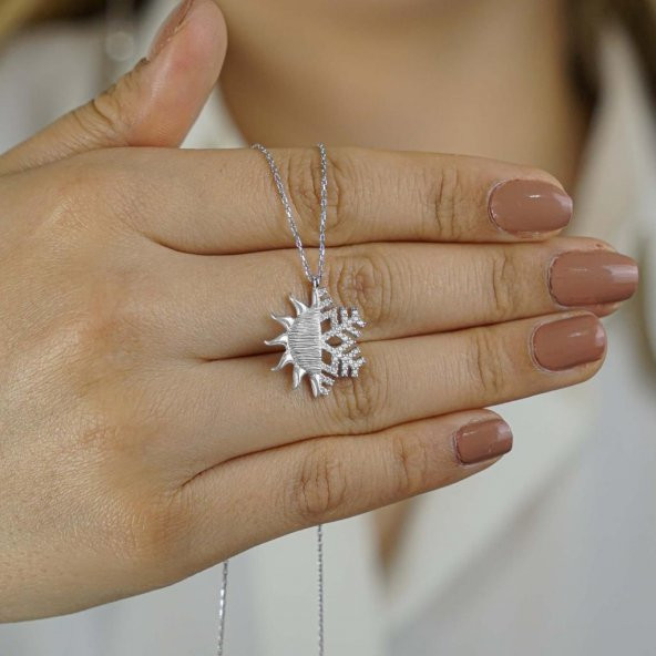 Güneş ve Kar Tanesi 925 Ayar Gümüş Kolye ürün görseli