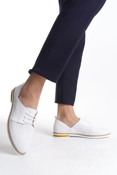 Kadın Hakiki Deri Asimetrik Kesim Günlük Ayakkabı Önü Delik Detaylı Bağcıklı Rahat Taban Ayakkabı - Resim 2