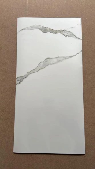 Renkli Duvarlar Tezgah Arası Kendinden Yapışkanlı PVC Beyaz Kaplama Paneli 30x60 cm - Resim 3