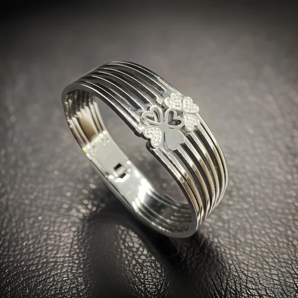 Premium Taş İşlemeli Şık Parlak Gümüş Renk Yonca Detaylı Bileklik - Antialerjik 316L Paslanmaz Çelik ürün görseli 1