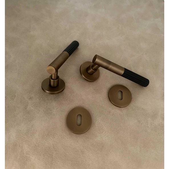 Duo One-S Zamak Mat Antik Sarı - Siyah Rozetli Zamak Oda Kapı Kolu 1 Takım - Resim 5