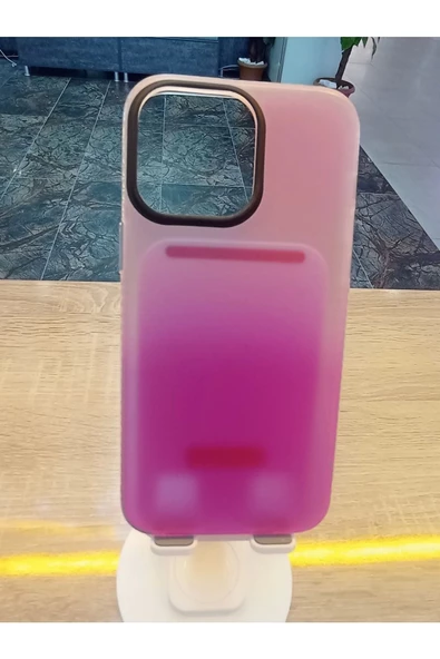 İPhone 14 Pro Max Uyumlu Hologram Özellikli Işıkta Renk Değiştiren Kapak