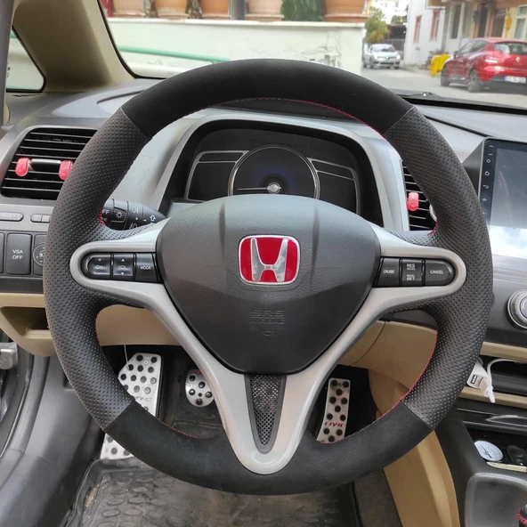 Honda Civic Fd6 Araca Özel Direksiyon Kılıfı (Tüylü Alcantra Nokta Kırmızı) ürün görseli