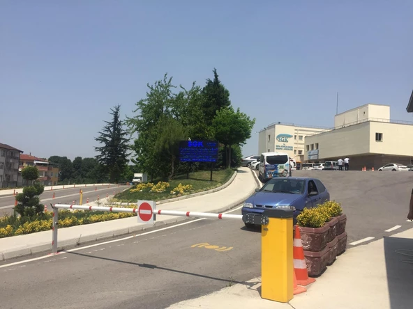 Elfa Otopark Giriş Çıkış Kapı - 4