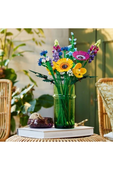 LEGO ® ICONS Kır Çiçekleri Buketi 10313 - Yetişkinler İçin Koleksiyonluk Yapım Seti (939 Parça)