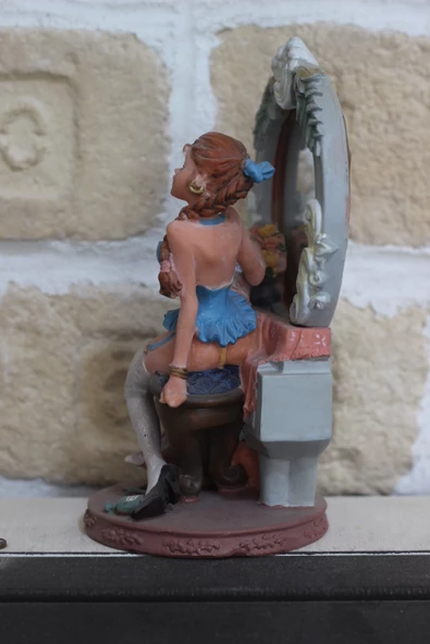 Aynalı Kadın Figürlü Biblo Dekoratif 19,5cm - 2