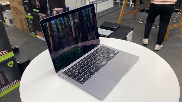 Apple 2.El Notebook MacBook Air A2337 Emc 3598 M1 8Gb LpDdr4 Ram 250Gb Ssd 13.3"/2020/ 258 D.(C K