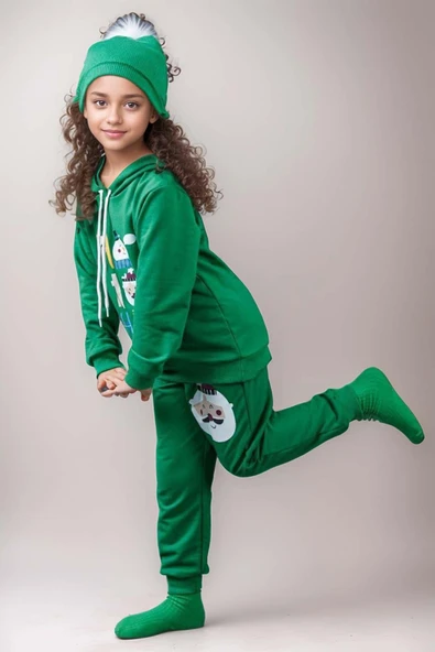 Kız Erkek Kardan Adam ve Yazı Baskılı Bereli Yeni Yıl Yeşil Eşofman Takım ürün görseli