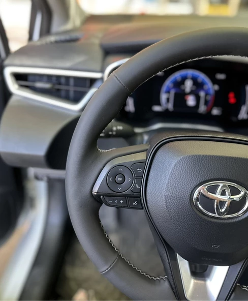 Toyota Corolla 2020-2024 Araca Özel Direksiyon Kılıfı (NAPA DERİ GRİ İP) - Resim 4