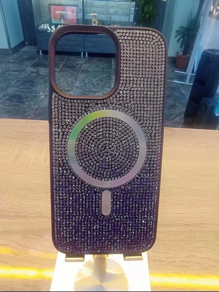 İPhone 16 Pro Max Uyumlu Taşlı MagSafe Özellikli Darbe Korumalı Kapak Karbon Kılıf - 7