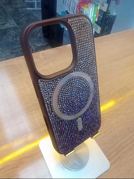 İPhone 16 Pro Max Uyumlu Taşlı MagSafe Özellikli Darbe Korumalı Kapak Karbon Kılıf - 3