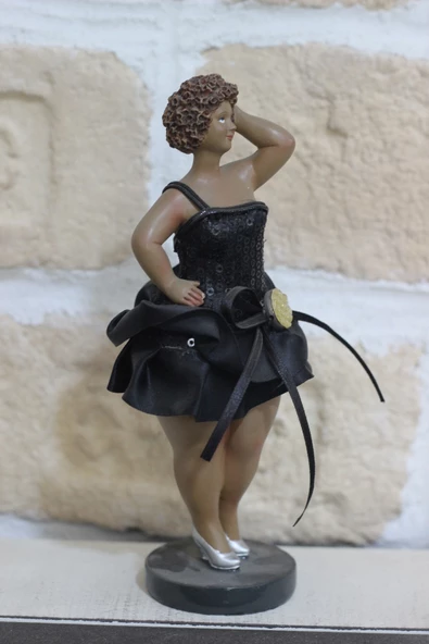 Siyah Elbiseli Kadın Biblo Figür 19,5cm - 2