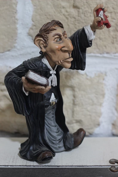 Cübbeli Erkek Avukat Figürlü Dekoratif Biblo 18cm - 3