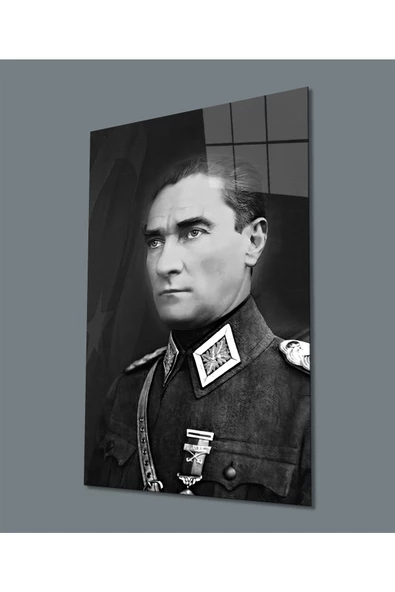 Siyah Beyaz Atatürk Üniformalı Dekoratif ve Modern Cam Tablo, Uv Baskılı ve Temperli, Hediyelik ürün görseli