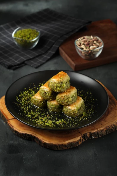 BAKLAVA DİLBER 2 KG TEPSİ