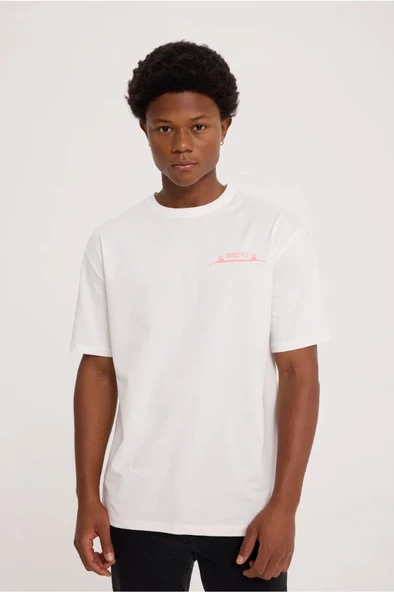 White URBAN HALF-RELAX TEE ürün görseli