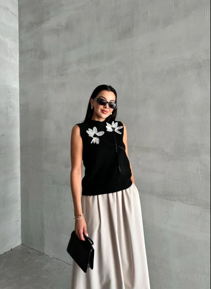 Siyah Papatya Apikeli Triko Süveter - Resim 5