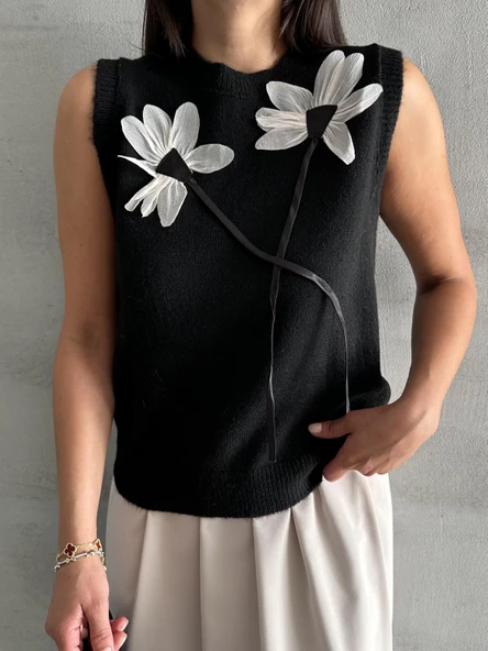 Siyah Papatya Apikeli Triko Süveter - Resim 2