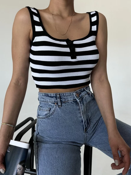 Siyah-Ekru Düğmeli Çizgili Crop Atlet