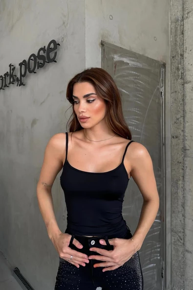 Siyah Marka Model Askılı Crop Top - 2