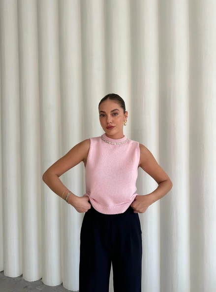 Pembe Seraphine Yakası Taşlı Süveter - 5
