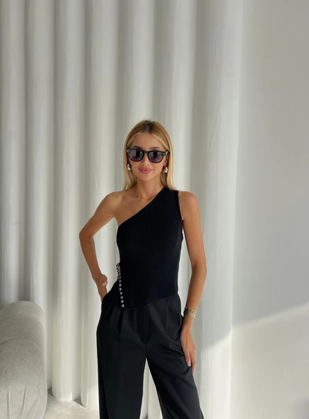 Siyah Topçuklu Tek Omuz Triko Bluz - 2