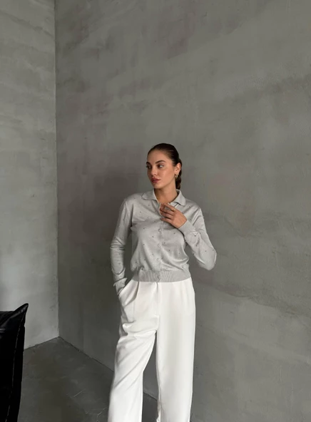 Gri Polo Yaka Mini Topçuklu Bluz - 7