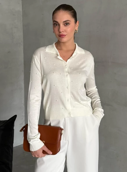 Ekru Polo Yaka Mini Topçuklu Bluz