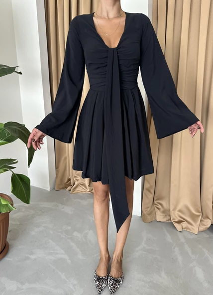 Siyah Flare Kol Mini Elbise