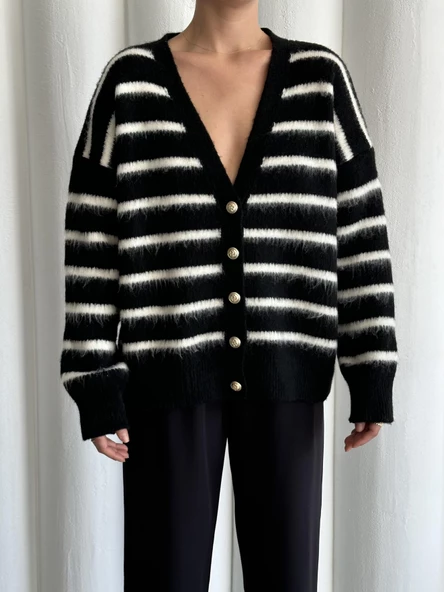 Siyah-Ekru Yumoş Enine Çizgili Hırka - Resim 2